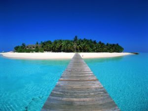Maldív szigetek a csodás tengerrel és pálmafás területtel