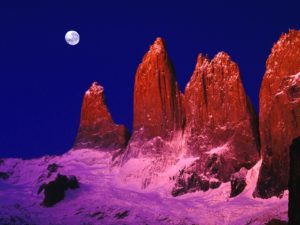 Patagóniai sziklasorok teliholdban